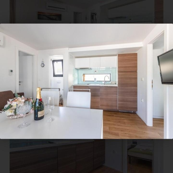 Tomica Apartments With Pool Biograd Na Moru Exterior foto
